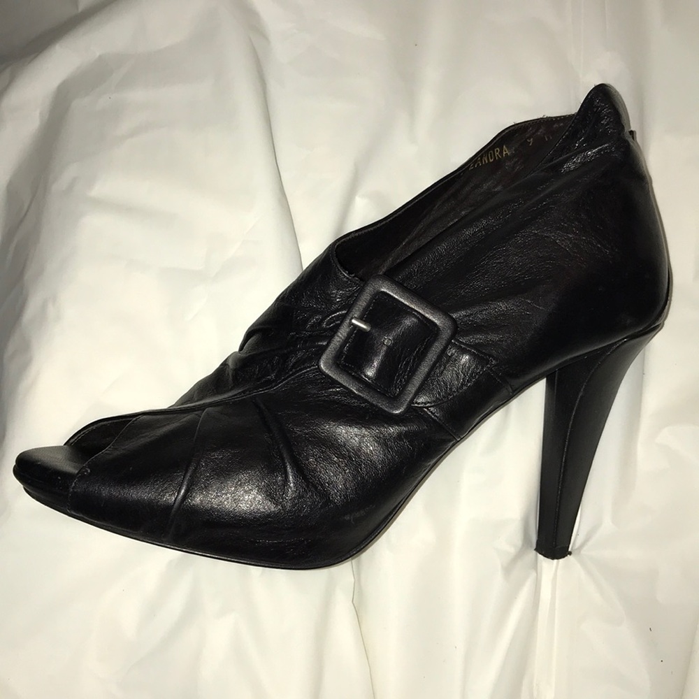 Donald J Pliner Heel